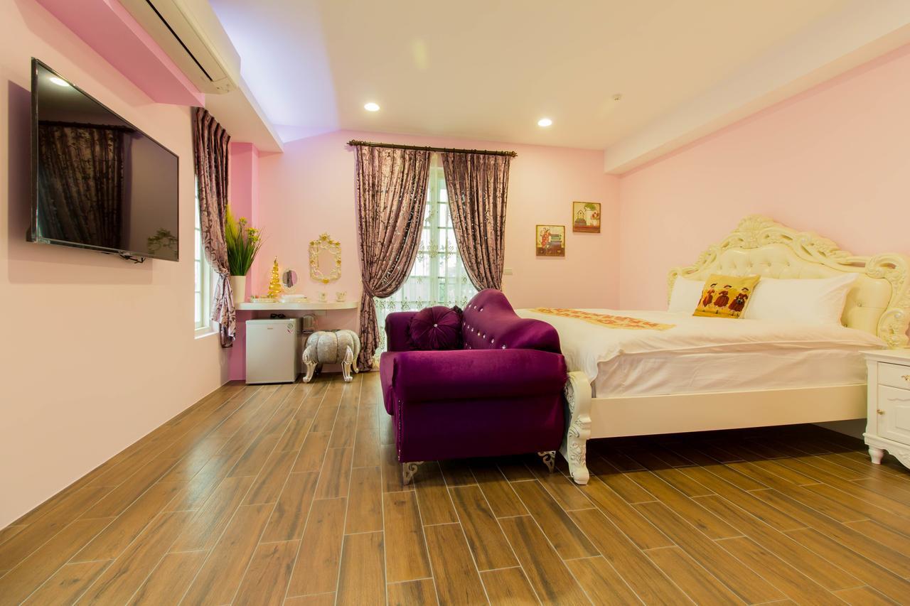 Windmills Castle Garden Bed & Breakfast Dongshan  Exterior photo